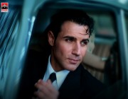 Πέτρος Ιακωβίδης – «Τέλεια» | Το απόλυτο viral τραγούδι σ’ ένα music video μαζί με το κοινό που συγκινεί