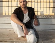 Νικηφόρος Βυθούλκας – «Καλοκαίρι στην Ελλάδα» | Το νέο της τραγούδι & music video κυκλοφόρησε
